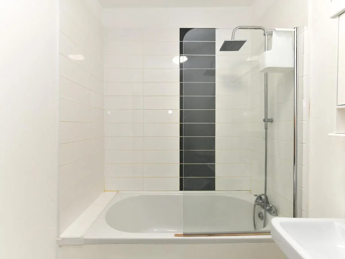 Pass The Keys 2 Bed Flat Close To Bay City Cardiff Apartment